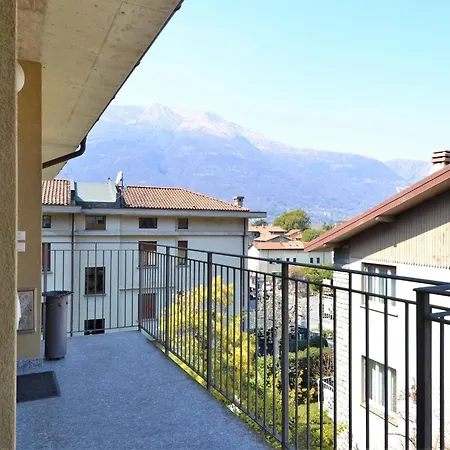 Simplistic In With Balcony Terrace Appartement Dervio