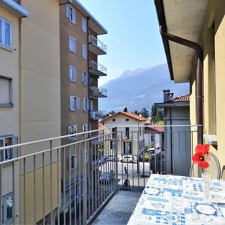 Simplistic In With Balcony Terrace Apartman